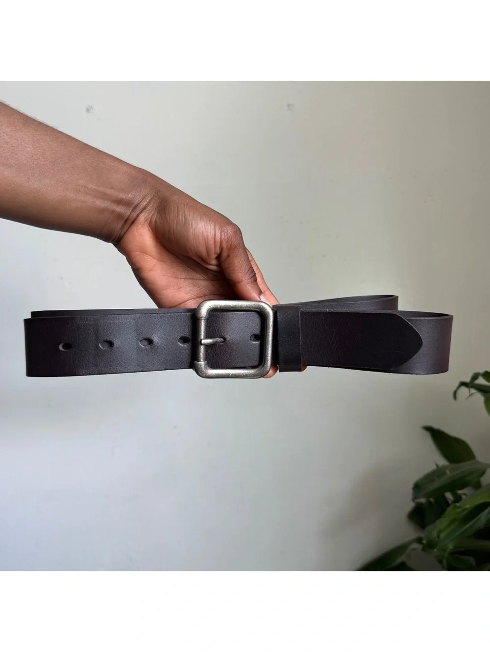 Vintage Levi's Genuine Leather Belt with Antique Silver roller Buckle mens 46-48